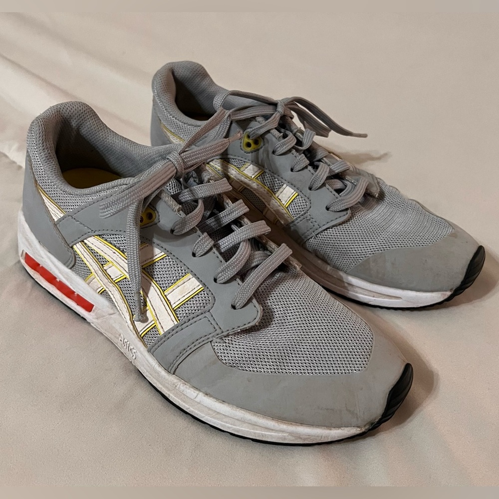 Asics Gel Saga Sou GS Piedmont Grey and White US Women's Size 5.5 Style 1194A059